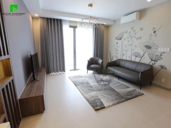 Spacious 3 bedroom The Gold View apartment with 2 balconies