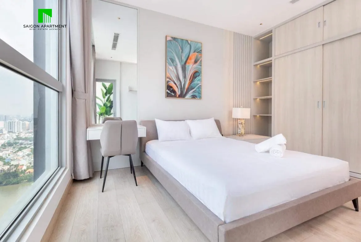 Spacious 3 bedroom Vinhomes Central Park penthouse for rent