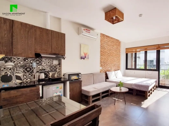 Cozy District 1 studio for rent on Le Thi Rieng St