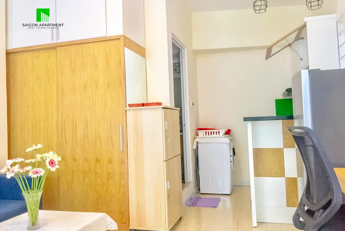 Bright & furnished serviced studio for rent in District 3 HCMC