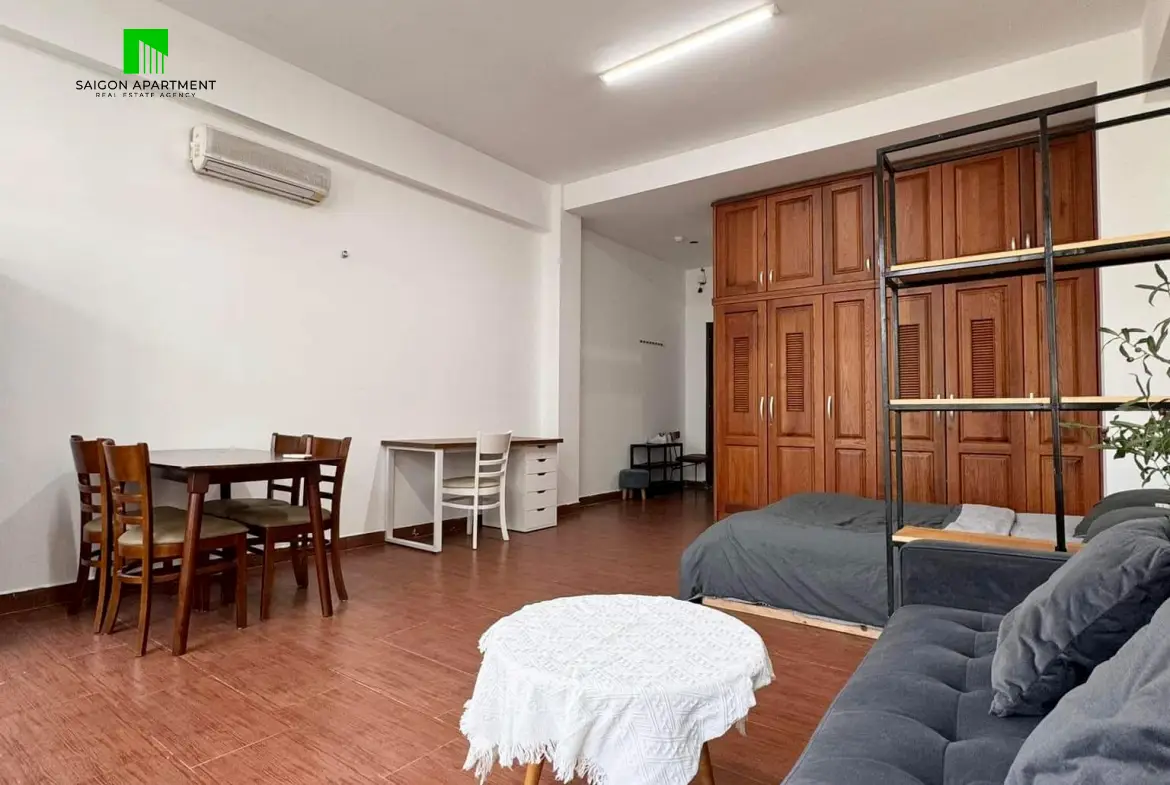 Studio For Rent Wanamaker Large serviced studio with balcony for rent in HCMC centre 1