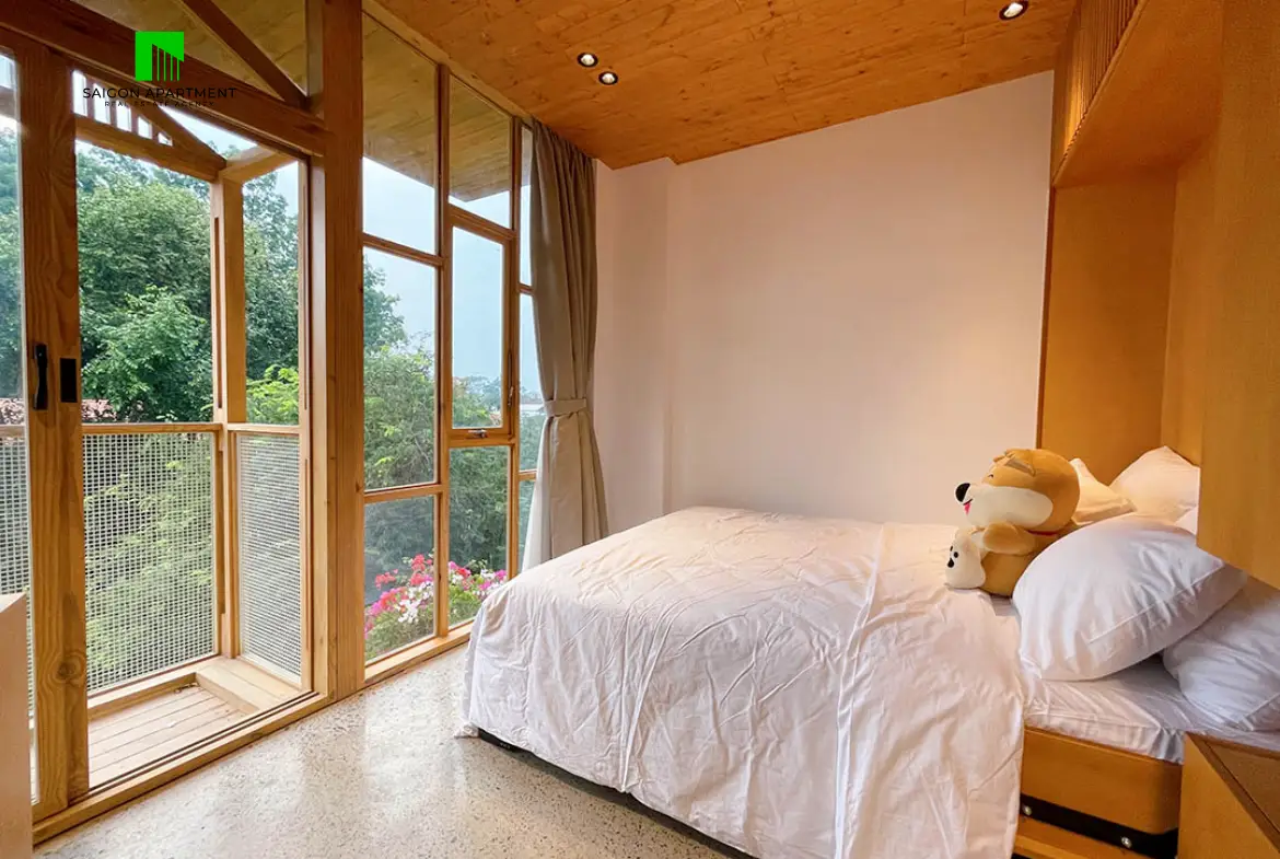 Nice city view serviced apartment for rent in District 3